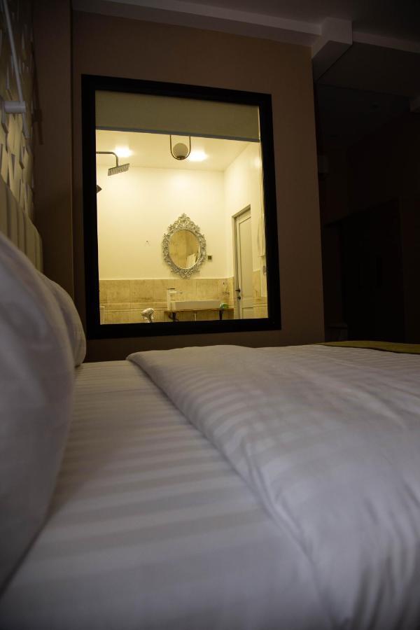 Port Plaza Evn Hotel P'arak'ar Exterior photo