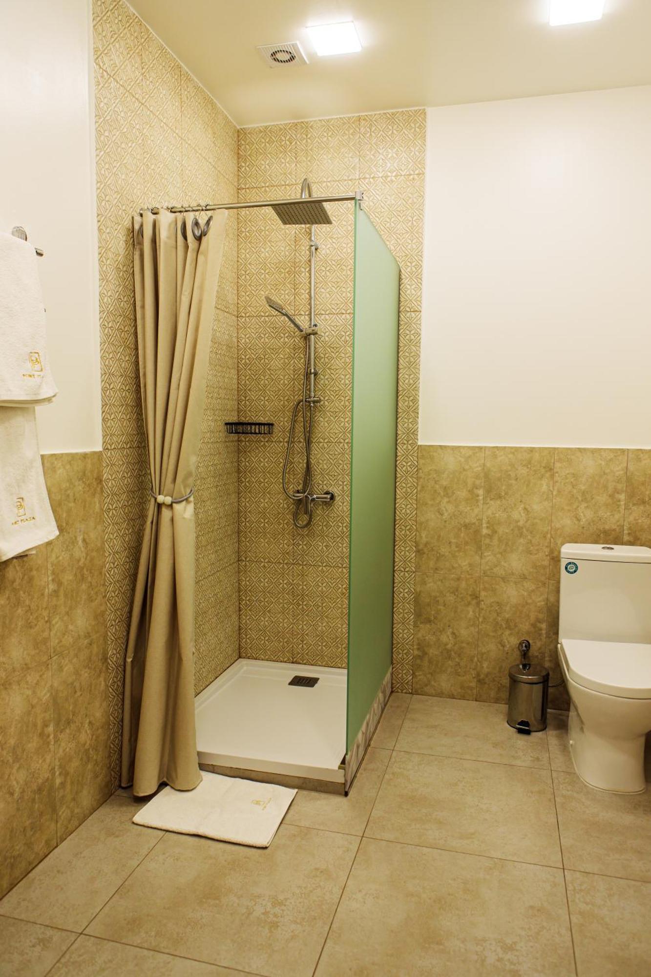 Port Plaza Evn Hotel P'arak'ar Exterior photo